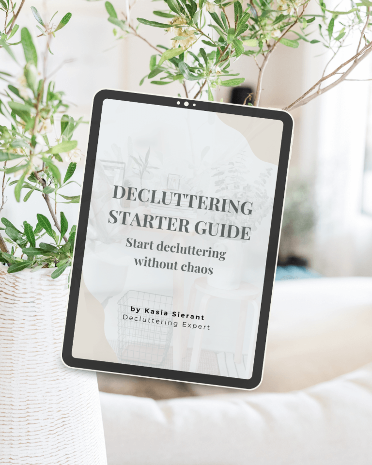 Decluttering Starter Guide workbook by Kasia Sierant
